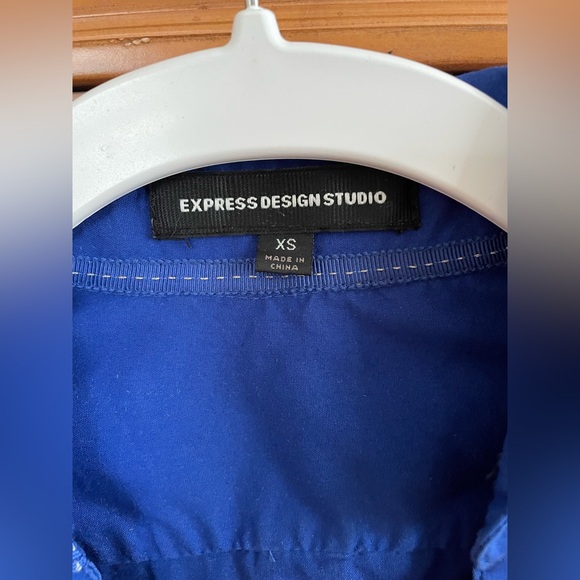Women’s Express Design Studio Fitted Navy Blue Button-Up Shirt - Picture 8 of 11